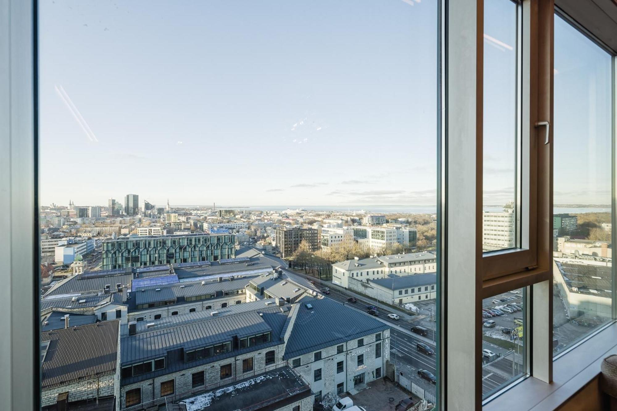 Fahle Building, Luxurious, Skyline View Flat Near Centre